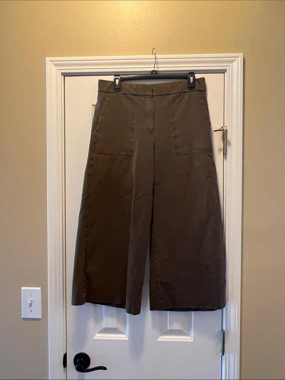 Ann Taylor Wide-Leg Business Casual crop pant